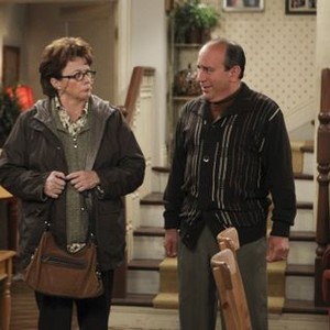 Mike and Molly, Rondi Reed (L), Louis Mustillo (R), 09/20/2010, ©CBS