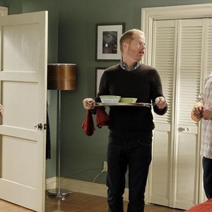 Modern Family, Reid Ewing (L), Jesse Tyler Ferguson (C), Eric Stonestreet (R), 'Heart Broken', Season 4, Ep. #15, 02/13/2013, ©ABC