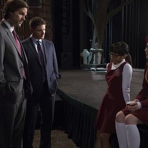 Supernatural, from left: Jared Padalecki, Jensen Ackles, Joy Regullano, Katie Sarife, 'Fan Fiction', Season 10, Ep. #5, 11/11/2014, ©KSITE