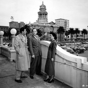 Broderick Crawford (center) as politician Willie Stark, Mercedes McCambridge (right) as secretary Sadie Burke, and John Ireland (left) as Jack Burden. photo 6