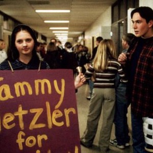 ELECTION, Jessica Campbell, Chris Klein, 1999, campaigning in the halls
