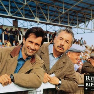 RIPOUX CONTRE RIPOUX, (aka MY NEW PARTNER 2), at fence from left: Thierry Lhermitte, Phillippe Noiret, 1990, © AMLF