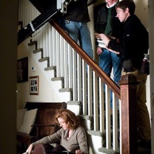 IN THE VALLEY OF ELAH, Susan Sarandon (bottom), cinematographer Roger Deakins (top center), on set, 2007. ©Warner Bros.