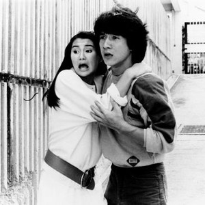 POLICE STORY, (aka GING CHAT GOO SI), from left: Maggie Cheung, Jackie Chan, 1985, © Cinema Group