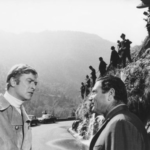 THE ITALIAN JOB, from left: Michael Caine, Raf Vallone, 1969 theitalianjob1969-fsct05(theitalianjob1969-fsct05)