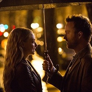 (L-R) Amanda Seyfried as Katie Davis and Aaron Paul as Cameron in "Fathers and Daughters."