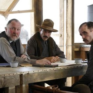 THERE WILL BE BLOOD, Daniel Day-Lewis (center), Kevin J. O'Connor (far right), 2007. ©Paramount Vantage