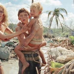 THE IMPOSSIBLE, Naomi Watts (left), Tom Holland (center), 2012. ©Summit Entertainment
