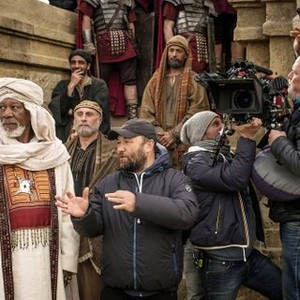BEN-HUR, from left: Morgan Freeman, director Timur Belmambetov, on set, 2016. ph: Philippe Antonello/© Paramount Pictures