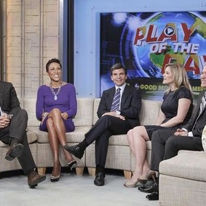 Good Morning America, from left: Josh Elliott, Robin Roberts, George Stephanopoulos, Sara Haines, Sam Champion, 'Season', ©ABC