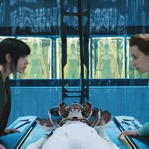 GHOST IN THE SHELL, FROM LEFT: SCARLETT JOHANSSON, ANAMARIA MARINCA, 2017. © PARAMOUNT PICTURES
