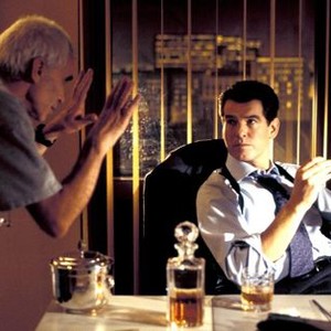DIE ANOTHER DAY, Director Lee Tamahori, Pierce Brosnan on the set, 2002, (c) MGM