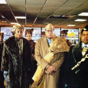 COMING TO AMERICA, from left, Sheila Johnson, Madge Sinclair, James Earl Jones, Paul Bates, 1988, ©Paramount