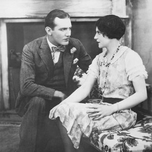 JUNO AND THE PAYCOCK, (aka THE SHAME OF MARY BOYLE), from left: John Longden, Kathleen O'Regan, 1930