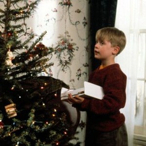 HOME ALONE, Macaulay Culkin, Joe Pesci, 1990. TM and Copyright (c) 20th Century Fox Film Corp. All rights reserved.."