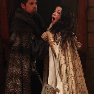 Once Upon a Time, Benjamin Hollingsworth (L), Ginnifer Goodwin (R), 10/23/2011, ©ABC