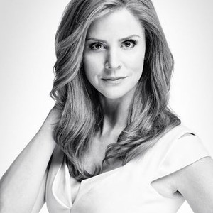 Sarah Rafferty as Donna Paulsen