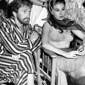ULYSSES, Kirk Douglas, Silvana Mangano, production shot on set, July, 1955