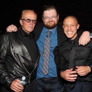 Sons of Anarchy, Christopher Reed (L), Peter Weller (C), Theo Rossi (R), 09/03/2008, ©FX