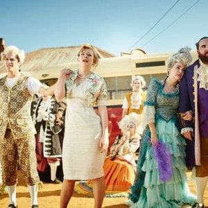 THE DRESSMAKER, front from left: James Mackay, Sarah Snook, Rebecca Gibney, Shane Jacobson, 2015. ph: Ben King/© Broad Green Pictures