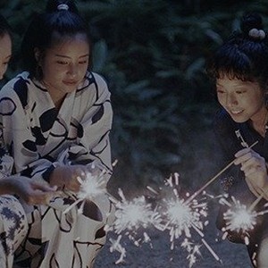(L-R) Haruka Ayase as Sachi Koda, Suzu Hirose as Suzu Asano and Kaho as Chika in "Our Little Sister." photo 16