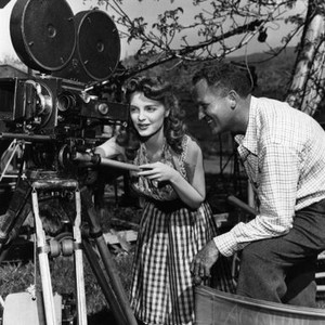 THE RED HOUSE, (aka NO TRESPASSING), Julie London, director Delmer Daves, on-set, 1947