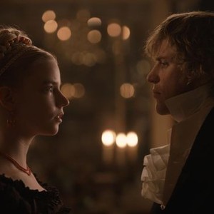 Anya Taylor-Joy (left) as "Emma Woodhouse" and Johnny Flynn (right) as "Mr. Knightley" in director Autumn de Wilde's EMMA, a Focus Features release.  Credit : Focus Features