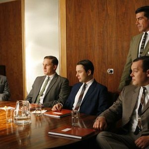 Mad Men, from left: Jon Hamm, Aaron Staton, Vincent Kartheiser, Michael Gladis, Bryan Batt, 'Long Weekend', Season 1, Ep. #10, 09/27/2007, ©AMC
