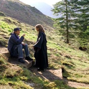 HARRY POTTER AND THE PRISONER OF AZKABAN, director Alfonso Cuaron, Emma Watson on set, 2004, © Warner Brothers
