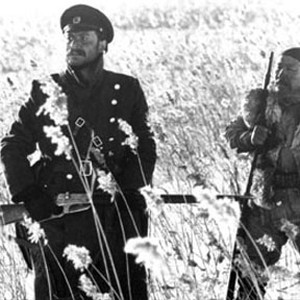 Left to right: Yuri Solomin and Maksim Munzuk in Akira Kurosawa's DERSU UZALA. photo 6