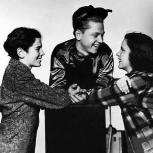 THOROUGHBREDS DON'T CRY, Ronald Sinclair, Mickey Rooney, Judy Garland, 1937