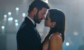 En brazos de un asesino: Trailer 1