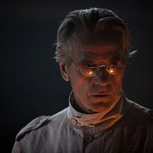 Jeremy Irons as Anthony Royal in "High-Rise." photo 1