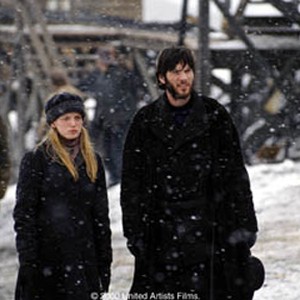 (Left to right) SARAH POLLEY and  WES BENTLEY star in THE CLAIM.