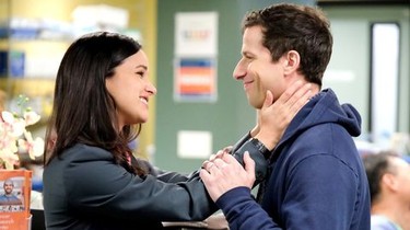 Brooklyn 99 s6 sales e1 watch online