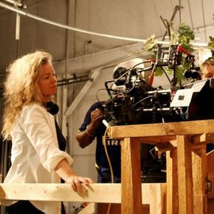 KIT KITTREDGE: AN AMERICAN GIRL, director Patricia Rozema (far left), on set, 2008. ©New Line Cinema