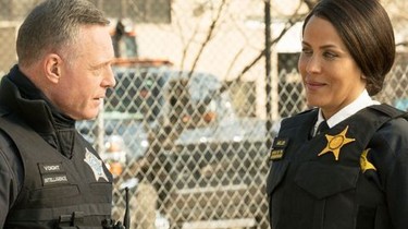 Chicago pd best sale season 8 online