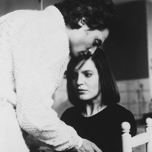 THE LOST HONOR OF KATHARINA BLUM (aka DIE VERLORENE EHRE DER KATHARINA BLUM ODER: WIE GEWALT ENTSTEHEN UND WOHIN SIE FUHREN KANN), Jurgen Prochnow, Angela Winkler, 1975