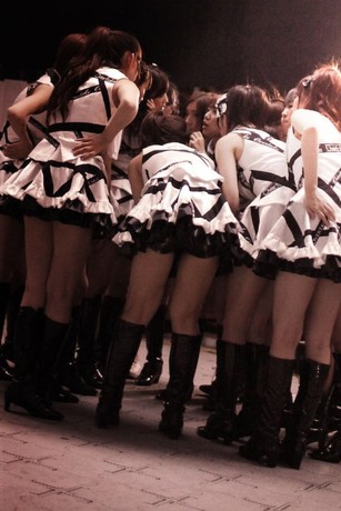 DOCUMENTARY of AKB48 Show must go on 少女… DOCUMENTARY of AKB48 Show must go on 少女たちは傷つきながら
