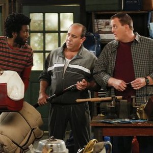Mike and Molly, Nyambi Nyambi (L), Louis Mustillo (C), Billy Gardell (R), 09/20/2010, ©CBS