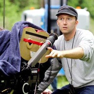 UNNATURAL AND ACCIDENTAL, (aka UNNATURAL & ACCIDENTAL), director Carl Bessai, on set, 2006. ©Odeon Films