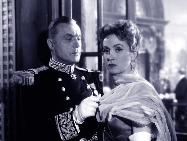 The earrings of madame de discount