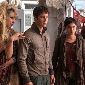 (L-R) Jenny Gabrielle as Ponytail, Dylan O'Brien as Dylan and Rosa Ssalazar as Brenda in "Maze Runner: The Scorch Trials." photo 20