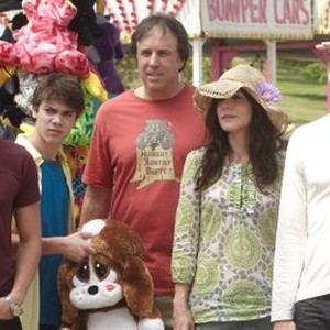 Weeds, Alexander Gould (L), Mary-Louise Parker (R), 'Pinwheels and Whirligigs', Season 6, Ep. #7, 10/04/2010, ©SHO