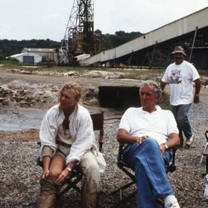 UNDERCOVER BLUES, Kathleen Turner, director Herbert Ross on set, 1993, (c) United International