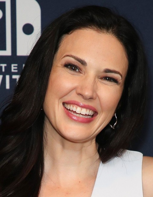Laura Mennell