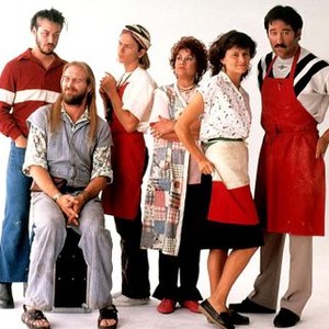 I LOVE YOU TO DEATH, Keanu Reeves, William Hurt, River Phoenix, Miriam Margolyes, Tracey Ullman, Kevin Kline. 1990