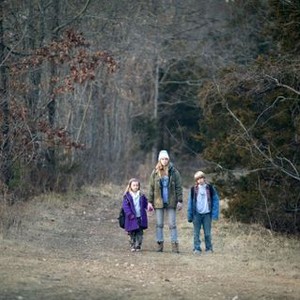 WINTER'S BONE, from left: Ashlee Thompson, Jennifer Lawrence, Isaiah Stone, 2010. ©Roadside Attractions