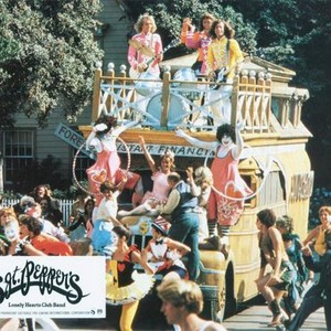 SGT. PEPPER'S LONELY HEARTS CLUB BAND, standing top: Peter Frampton, Barry Gibb, Robin Gibb, Sandy Farina (seated on bus in white dress), 1978, (c) Universal