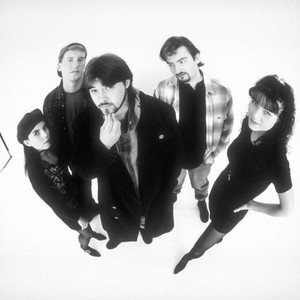 CLERKS, from left: Marilyn Ghigliotti, Jeff Anderson, Kevin Smith, Brian O'Halloran, Lisa Spoonhauer, 1994, ©Miramax Films